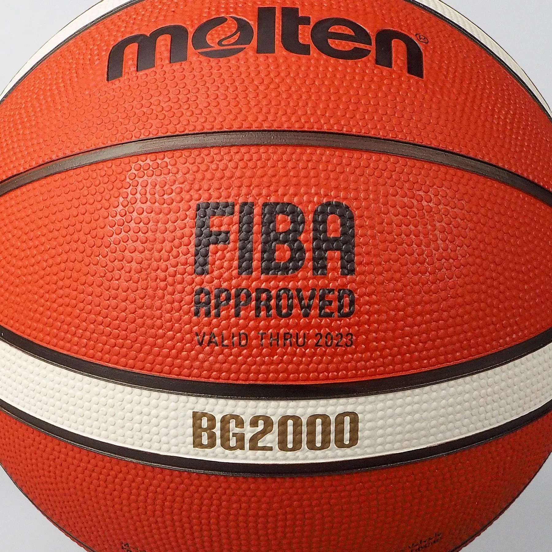 Molten 12 Panel Rubber Basketball (Indoor and Outdoor) - Tan/Ivory